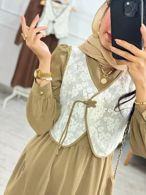 پیراهن و ژیله لورا