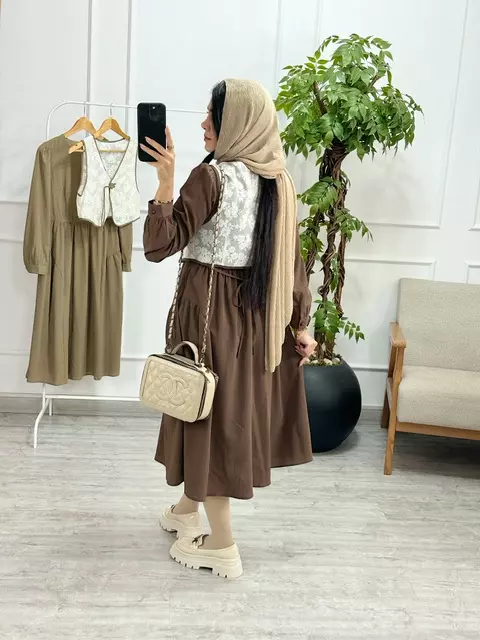 پیراهن و ژیله لورا