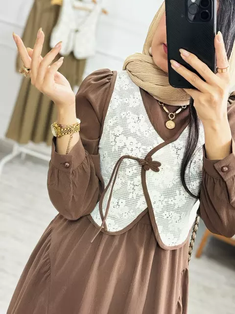 پیراهن و ژیله لورا