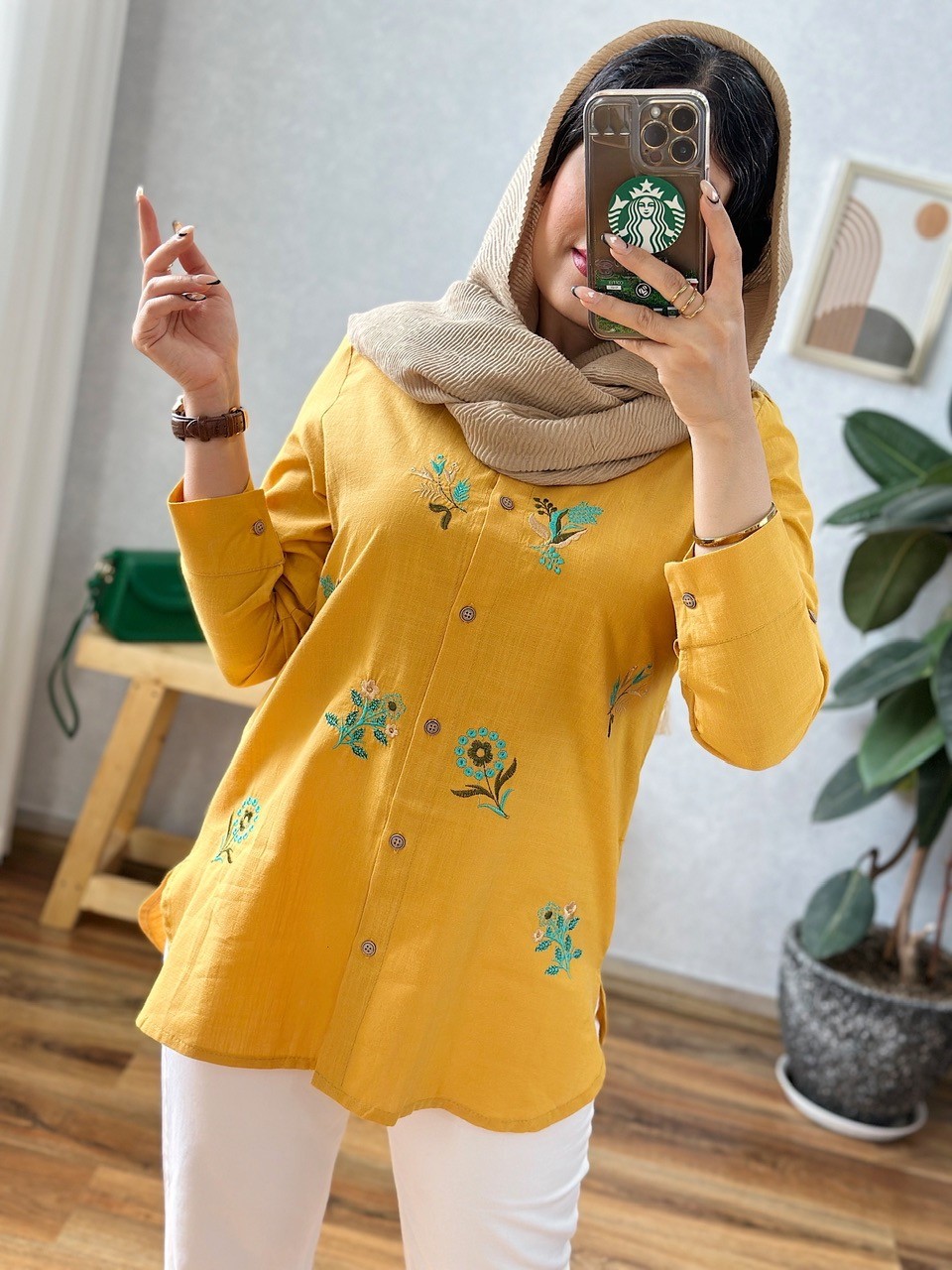 مانتو گلنار