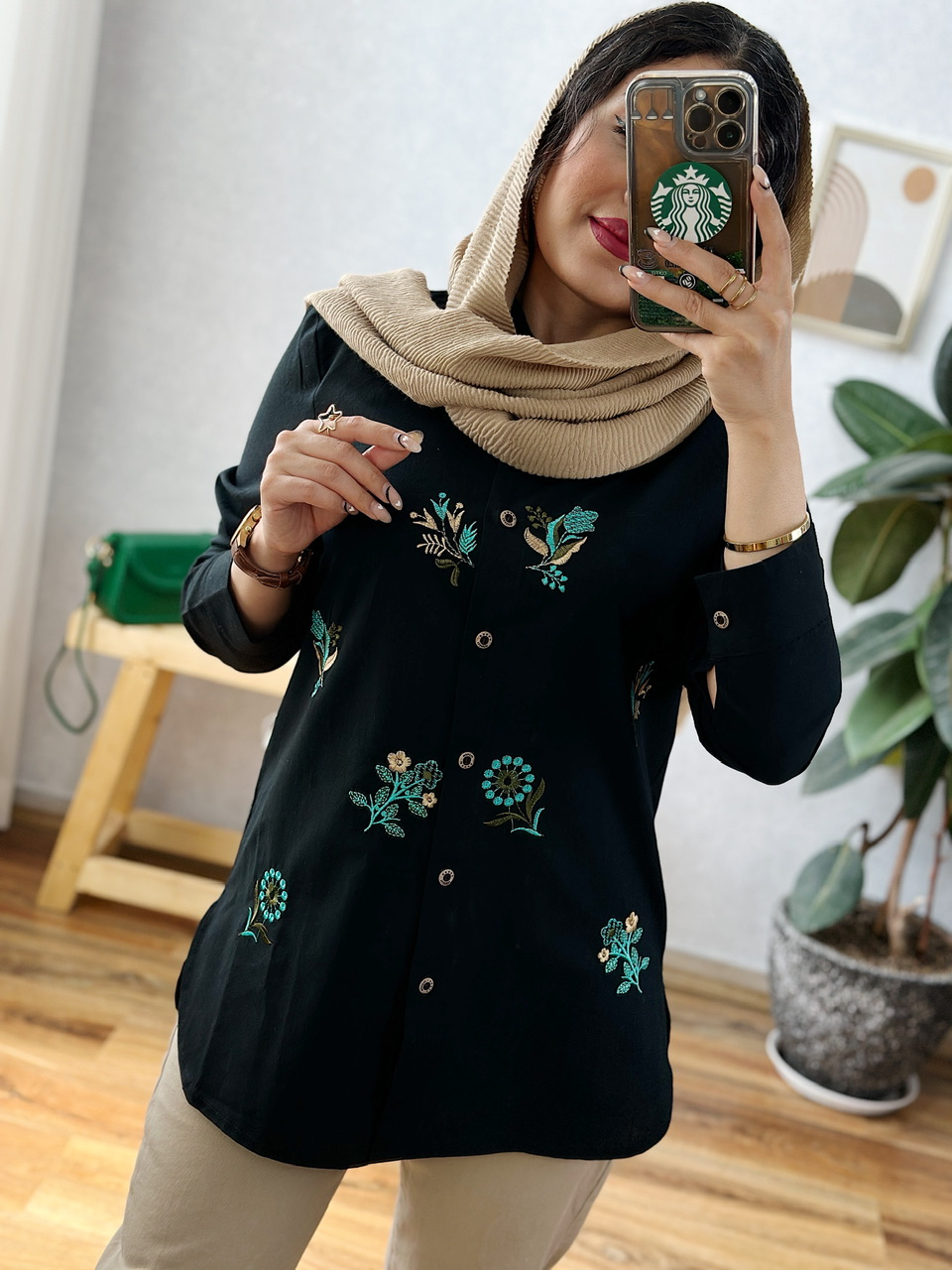 مانتو گلنار