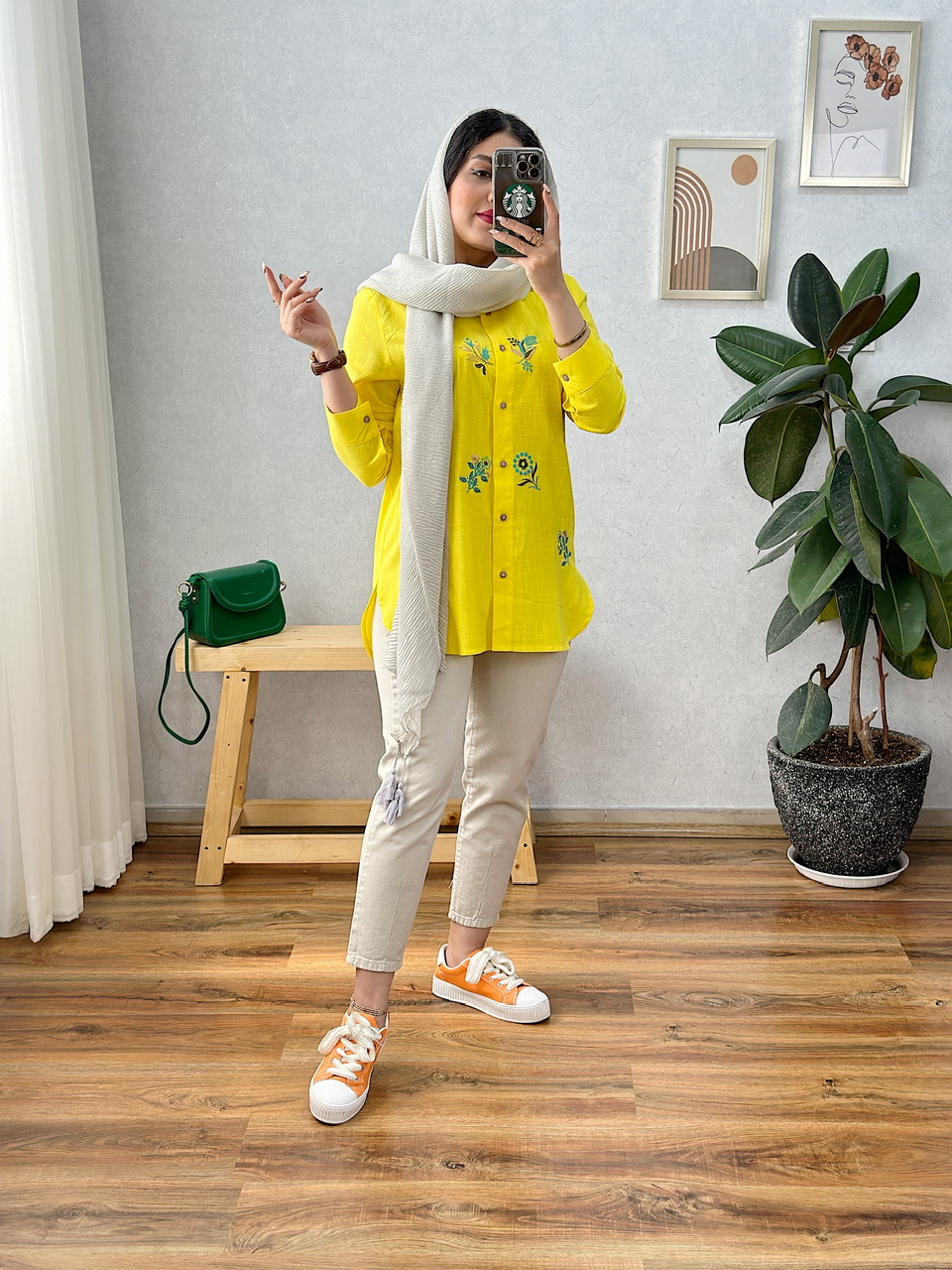 مانتو گلنار