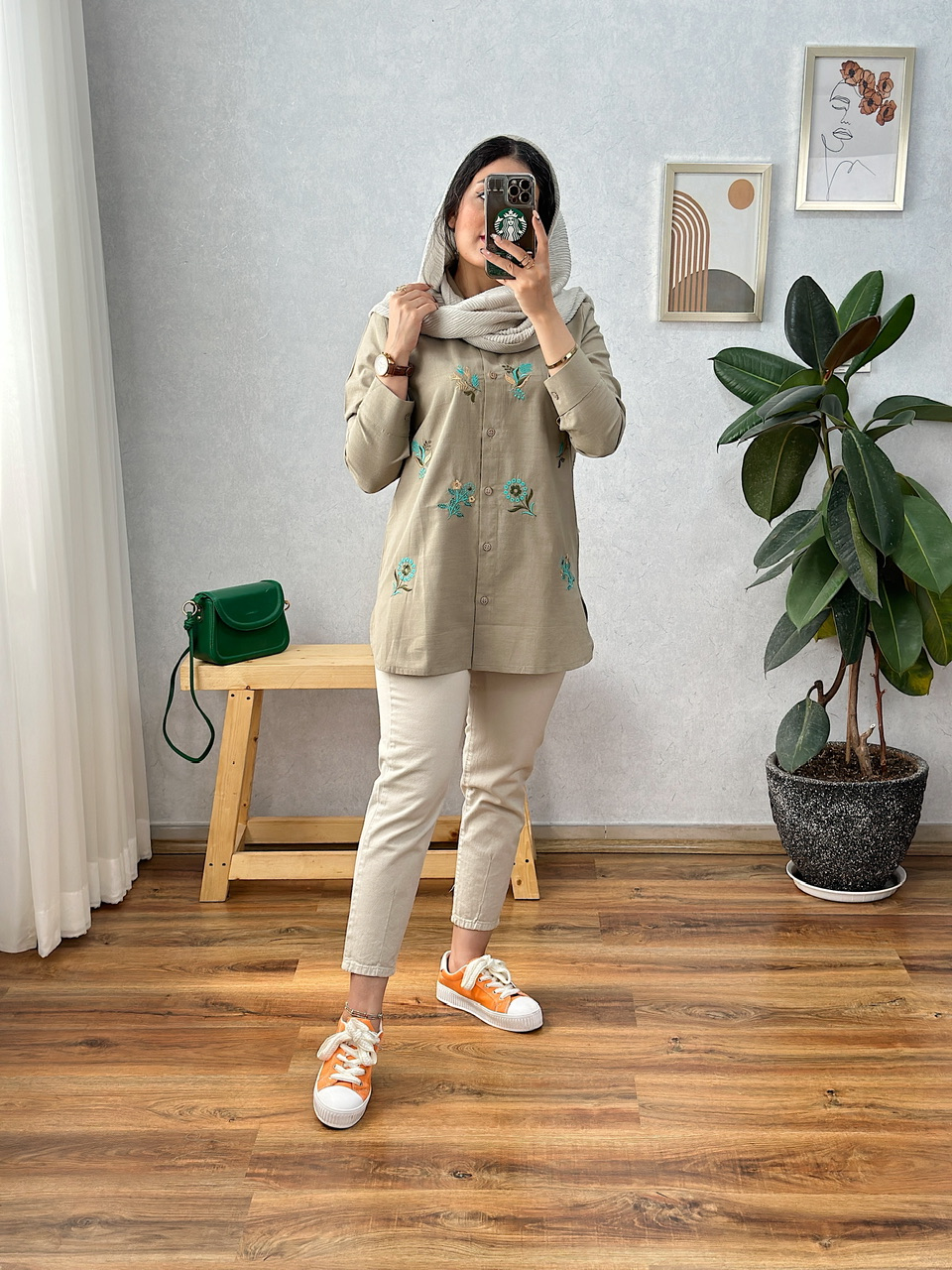 مانتو گلنار