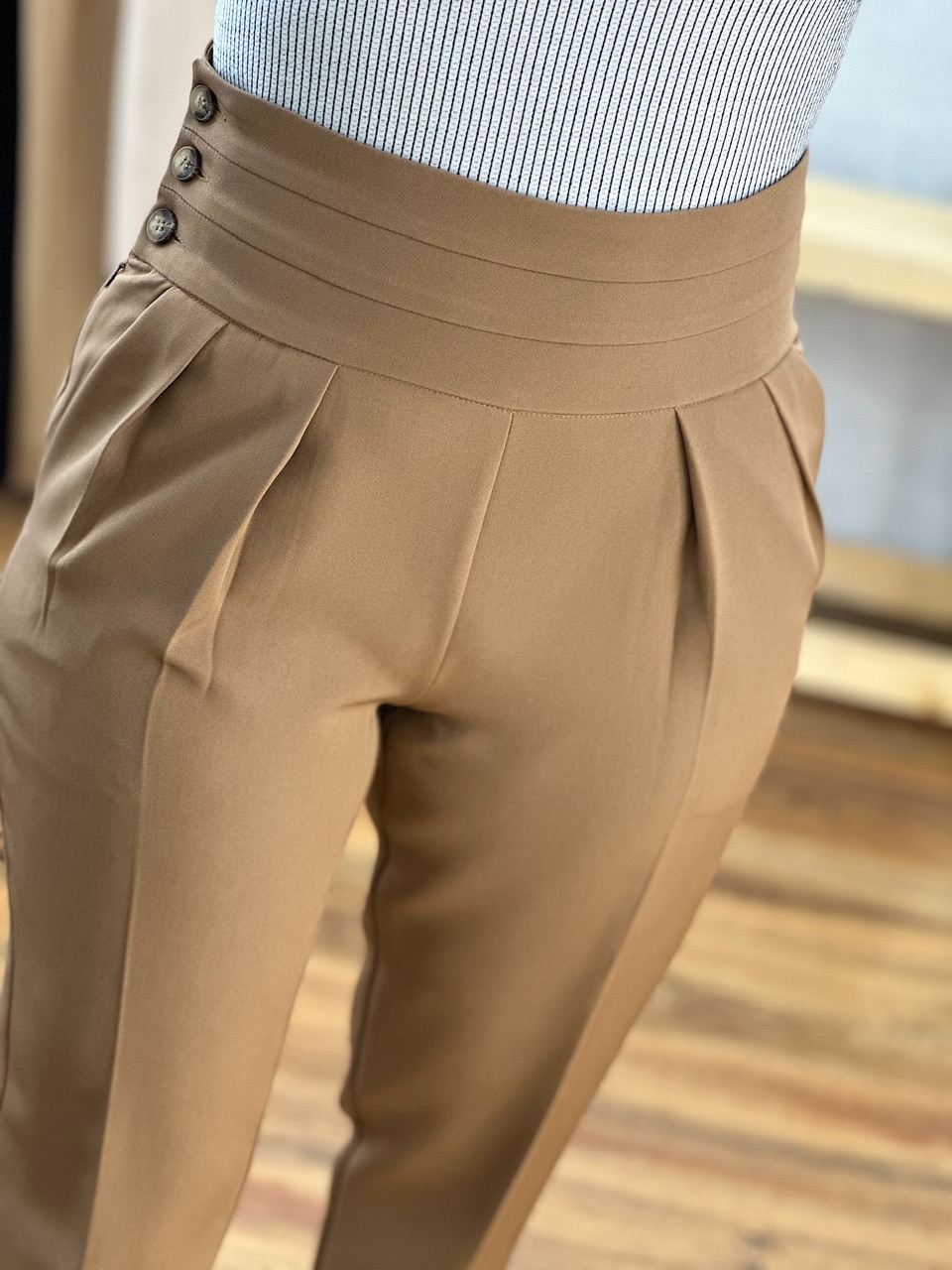 شلوار کمر سه دگمه