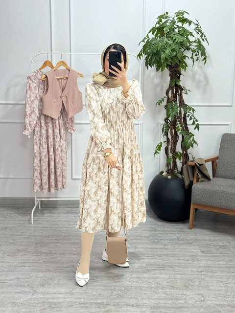 پیراهن و ژیله آلیس